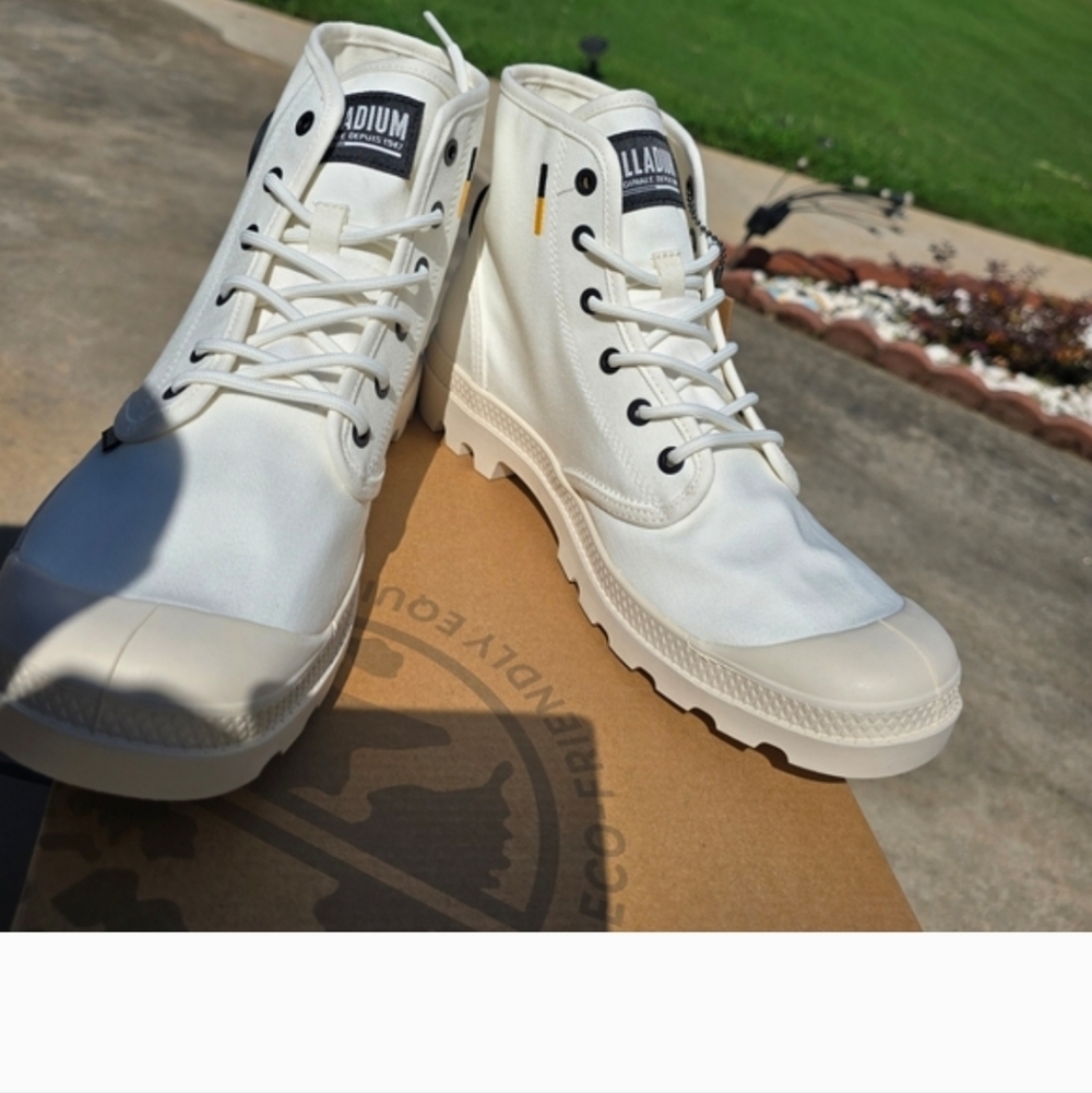 Palladium Pampa Hi HTG Supply Shoes Mens Size 9 Star White Canvas Boots Rugged